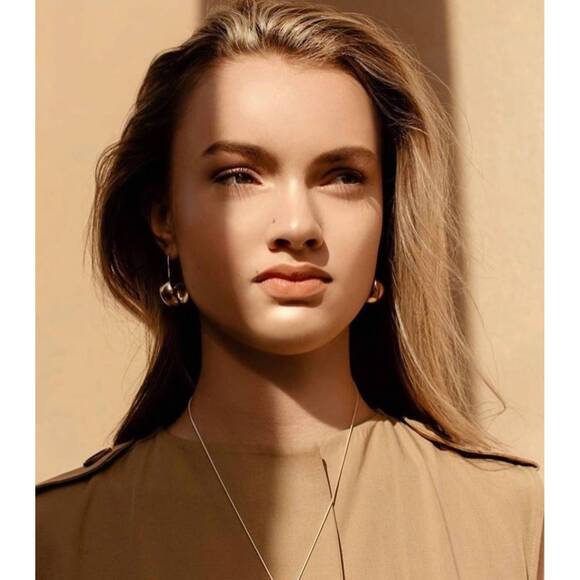 NEW UNI JEWELRY women's nira earrings in gold - Picture 5 of 10